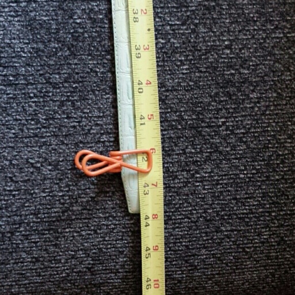 Light Green Leather Belt - Picture 3 of 4